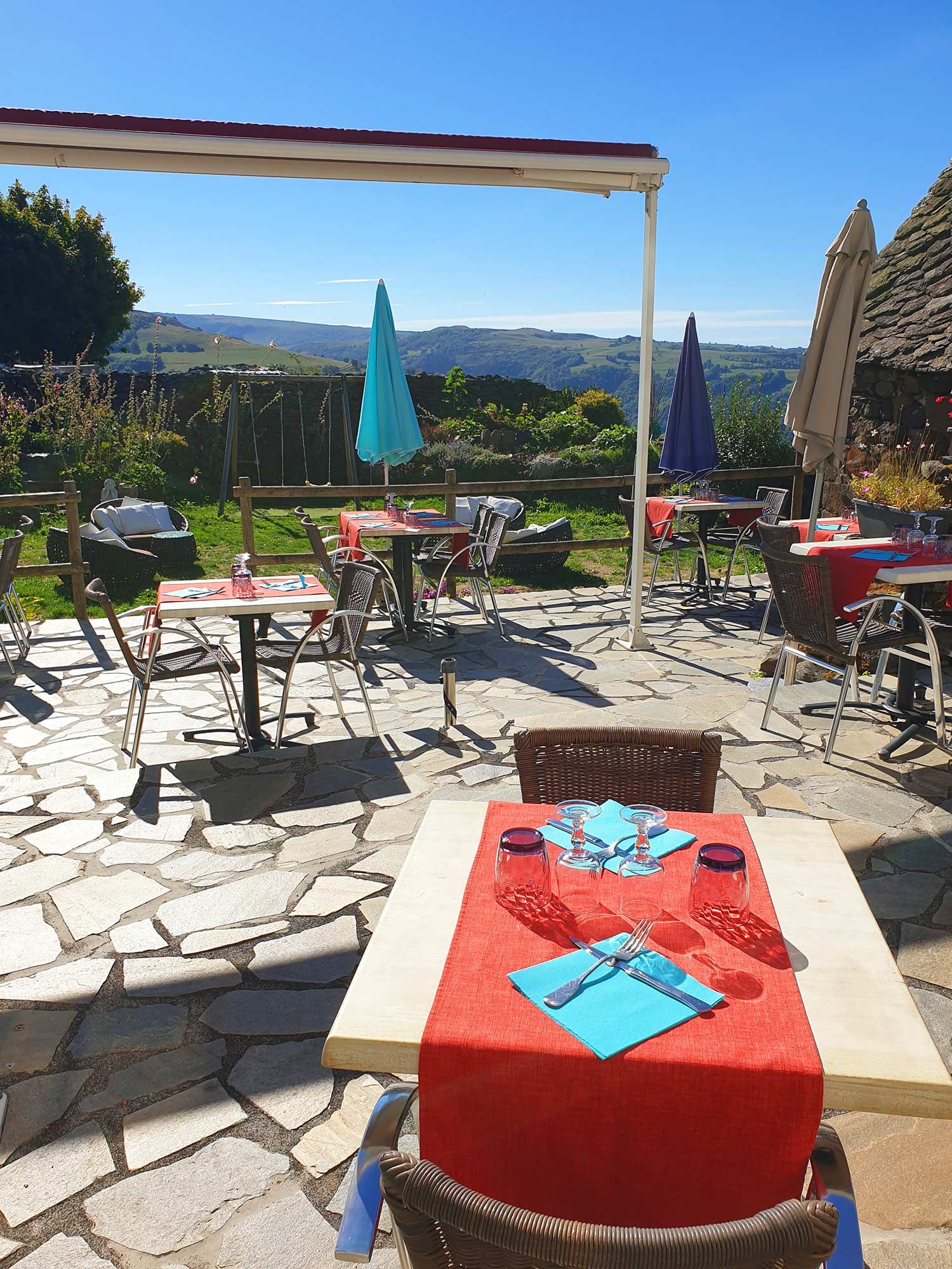 Terrasse avec vue - Les Remparts Salers